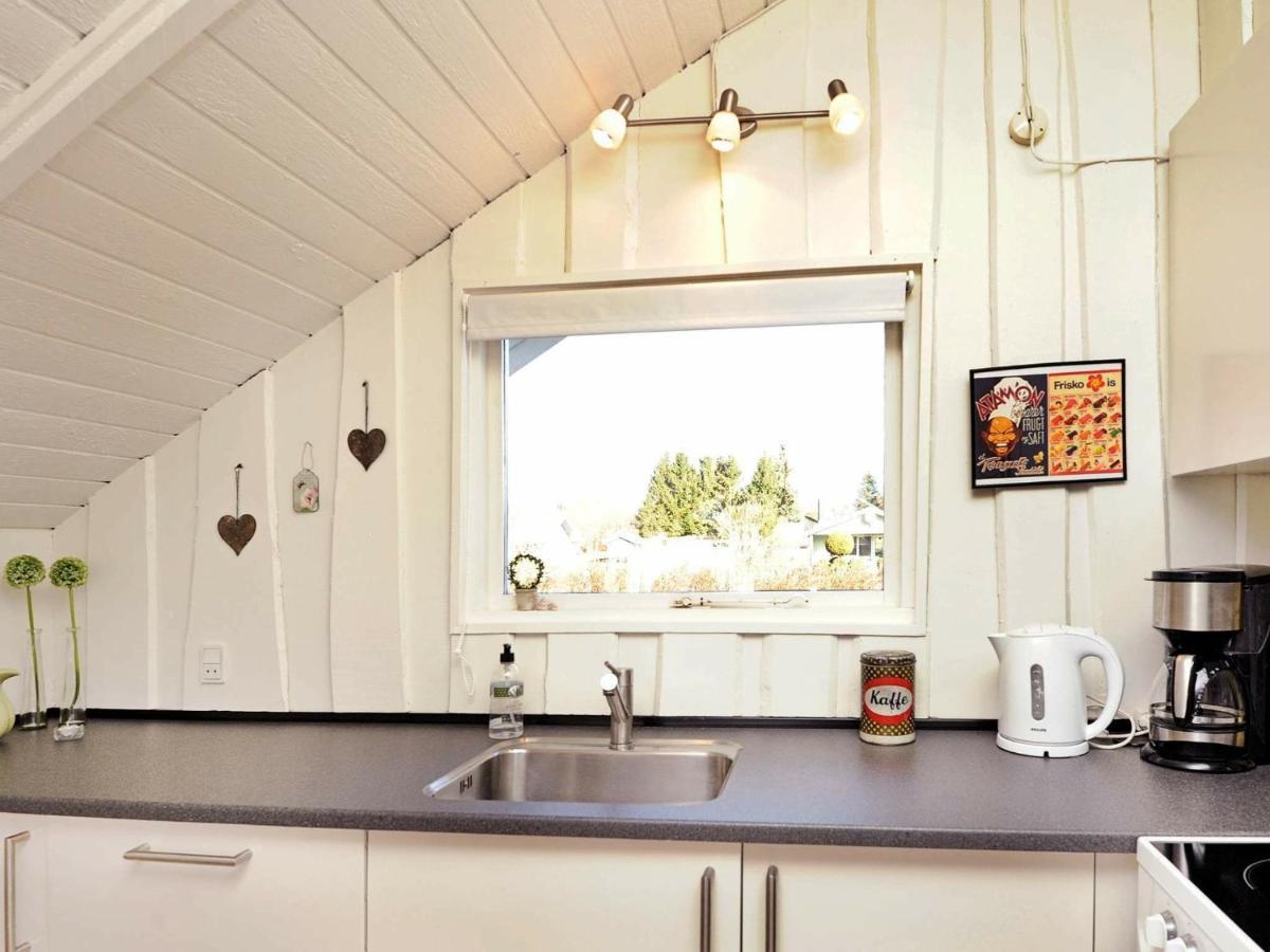 8 Person Holiday Home In Hejls Bilik gambar