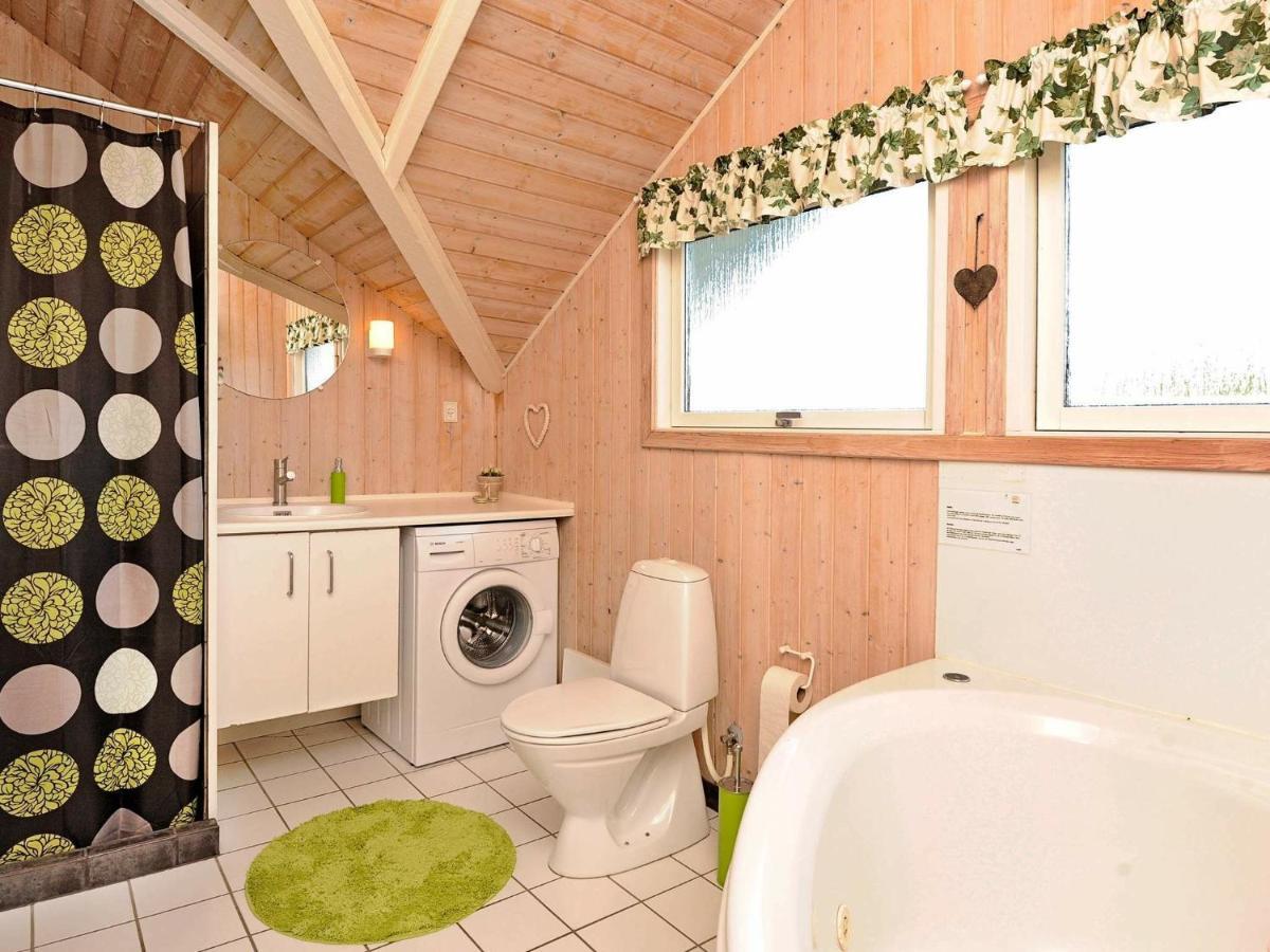 8 Person Holiday Home In Hejls Luaran gambar